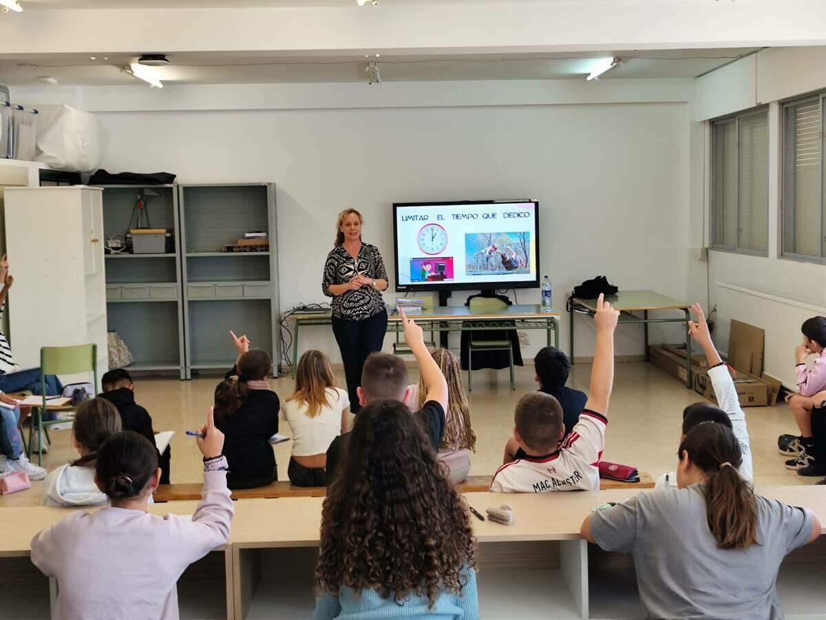 M&aacute;s de 2.000 escolares participan en la campa&ntilde;a de prevenci&oacute;n de conductas adictivas de Villajoyosa