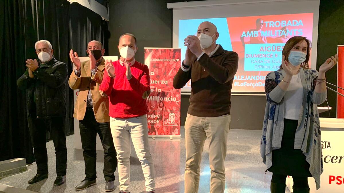 Alejandro Soler celebra en Aigües un encuentro con militantes y alcaldes y alcaldesas de municipios de la provincia con menor población