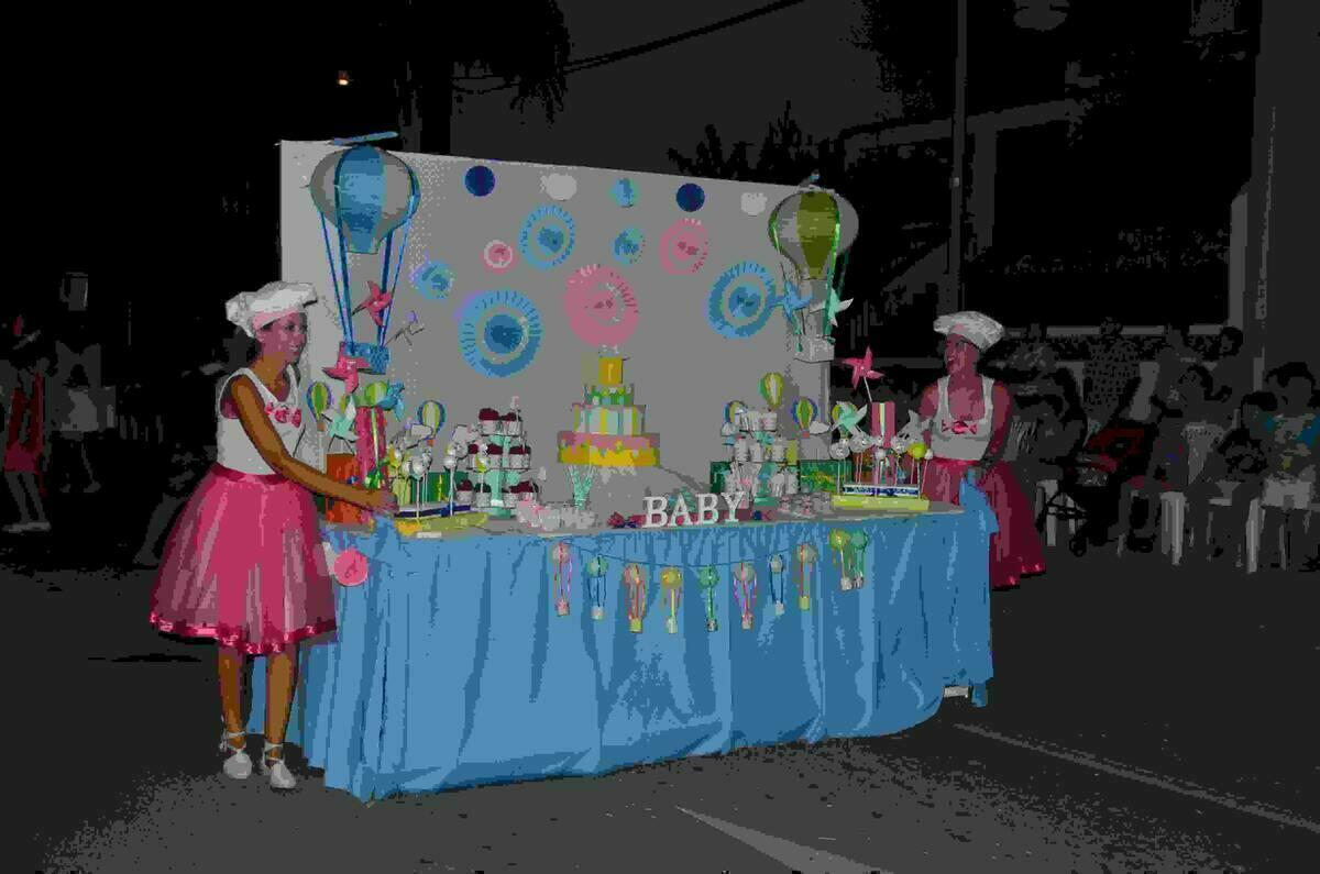 La imaginaci&oacute;n de las Penyas desfilar&aacute;n esta tarde en #LaNuciaEnFestes