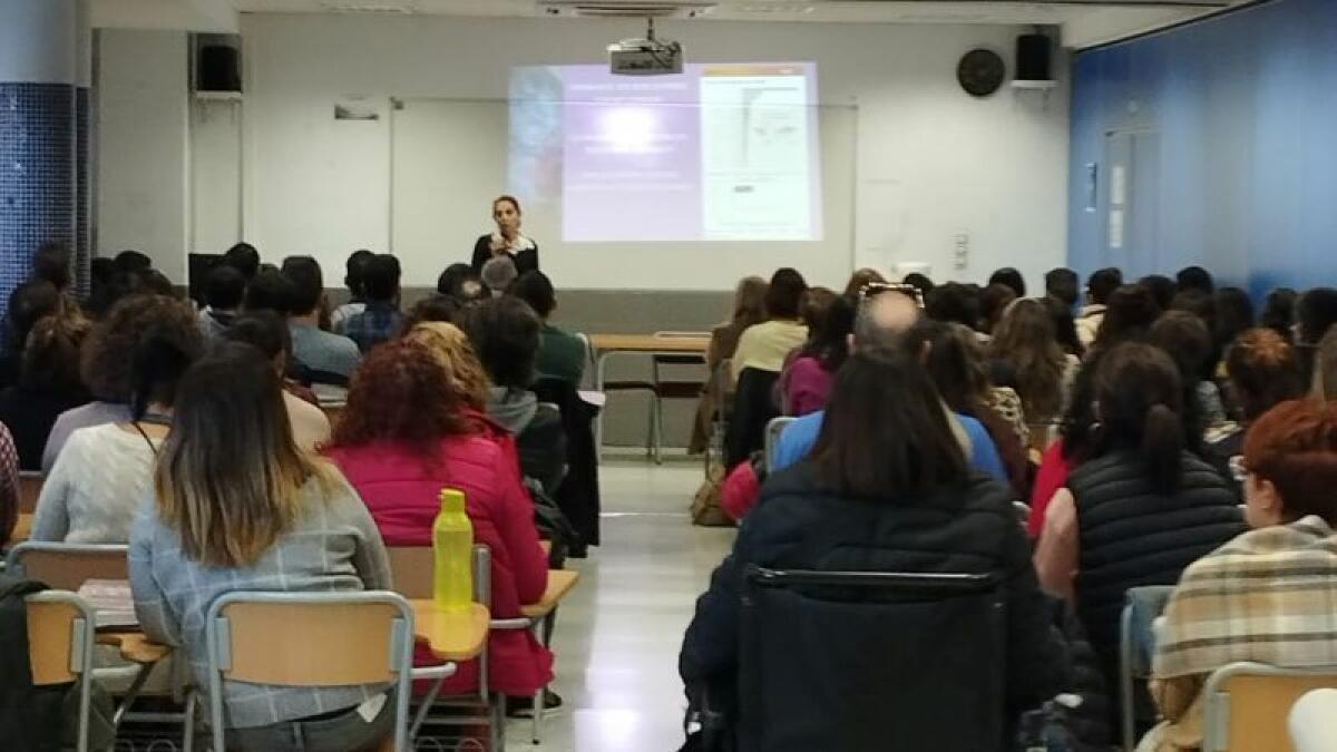 Más de 920 alumnos y alumnas de entre 14 y 21 años participan en el programa de prevención de la violencia sexual por consumo de pornografía de la Vila Joiosa