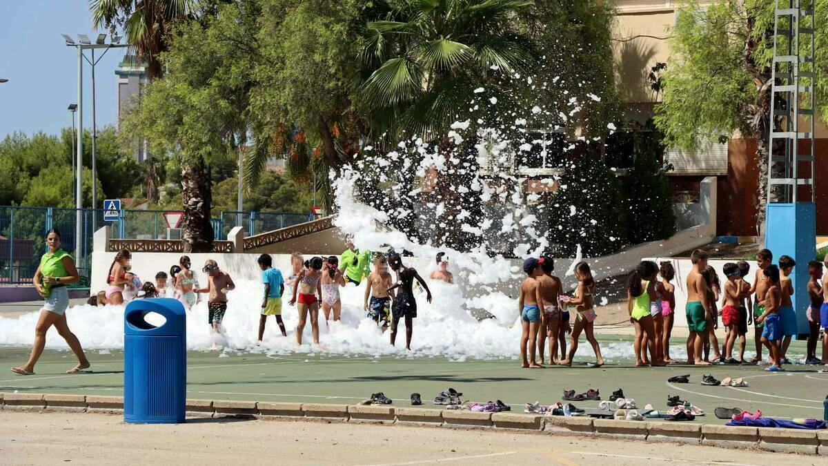 Más de 1.700 niños y adolescentes disfrutan de los programas educativos, deportivos y de ocio municipales durante el verano 