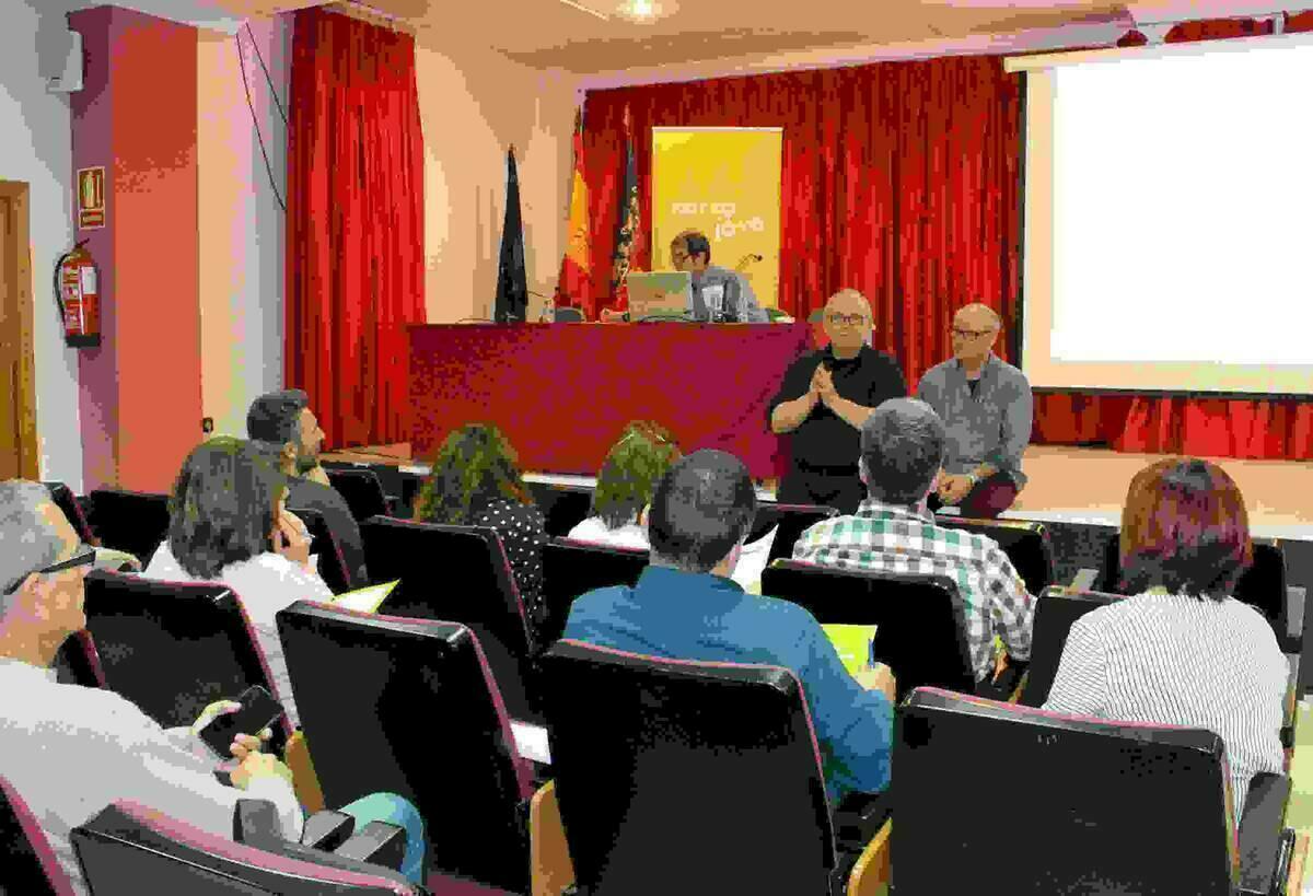 El director del IVAJ presenta en Callosa d’en Sarrià las nuevas políticas de Juventud 