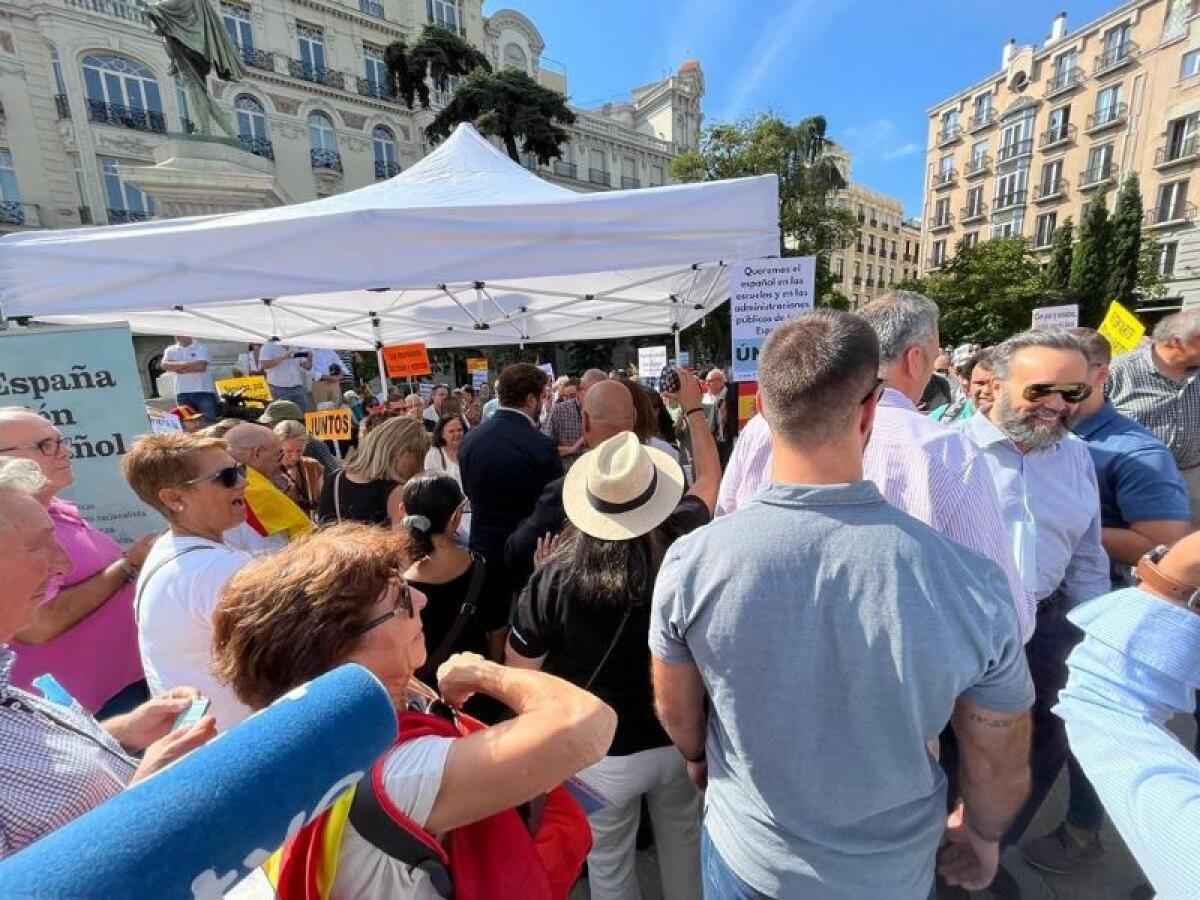 MILES DE PERSONAS ACUDEN A LA CONVOCATORIA DE HABLAMOS ESPAÑOL POR LA LIBERTAD DE ELECCIÓN DE LENGUA EN 14 CIUDADES