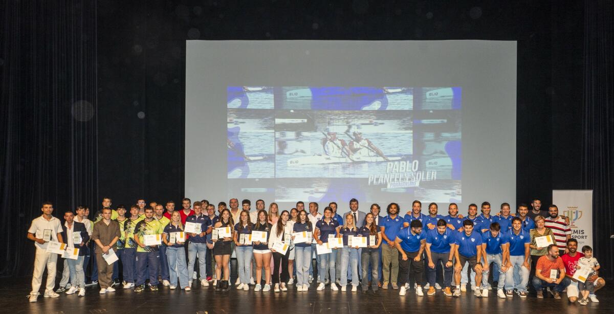 22 deportistas de élite vileros y cuatro clubes deportivos locales recibieron anoche el Premi de l’Esport 2024