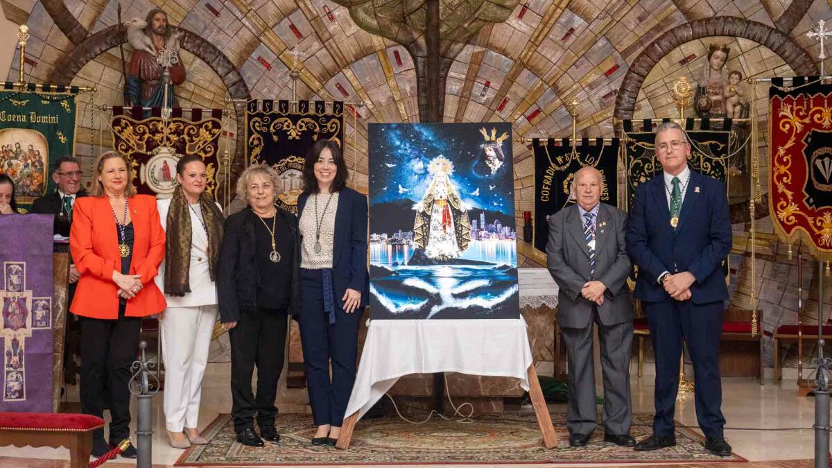 Con la presentaci&oacute;n del cartel, obra de M&ordf; Elena Romero, arranca la Semana Santa en Benidorm