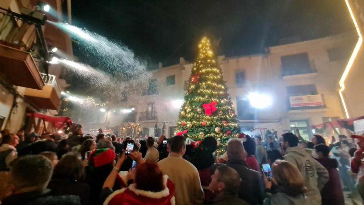 Multitudinario Mercado de Navidad de Finestrat 