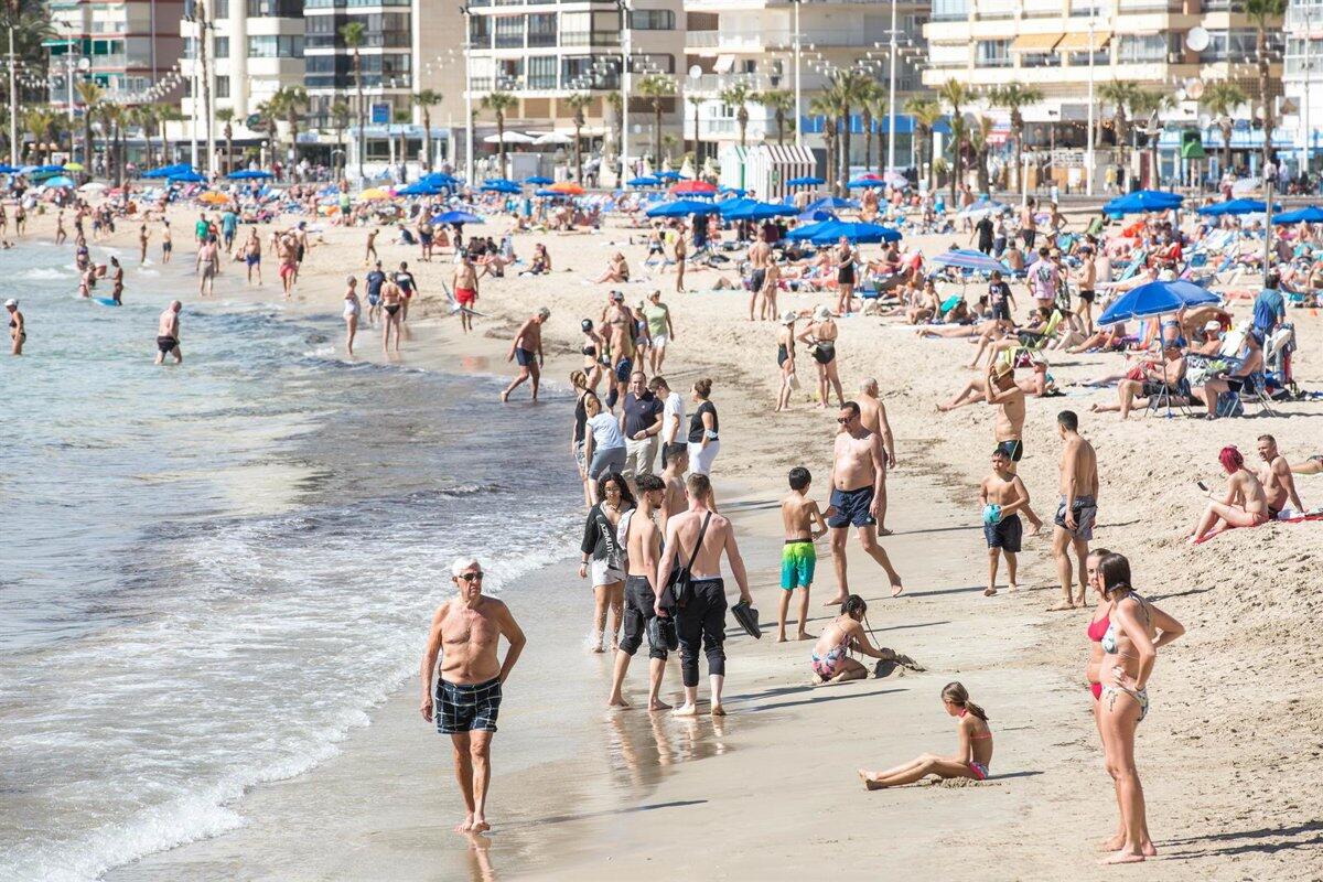 La Comunidad Valenciana supera los desafíos de 2024 y afronta 2025 con optimismo turístico