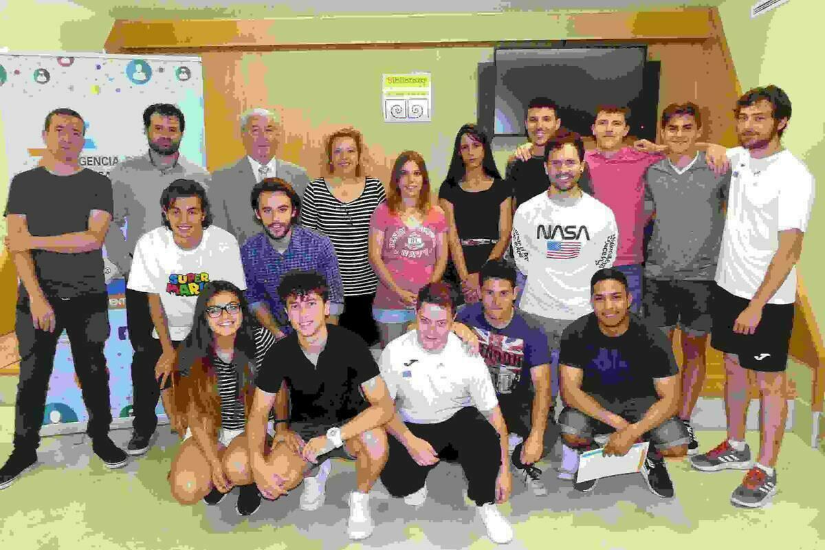 Los primeros 14 alumnos del BENIDORM INCLUSI&Oacute;n obtienen su t&iacute;tulo oficial