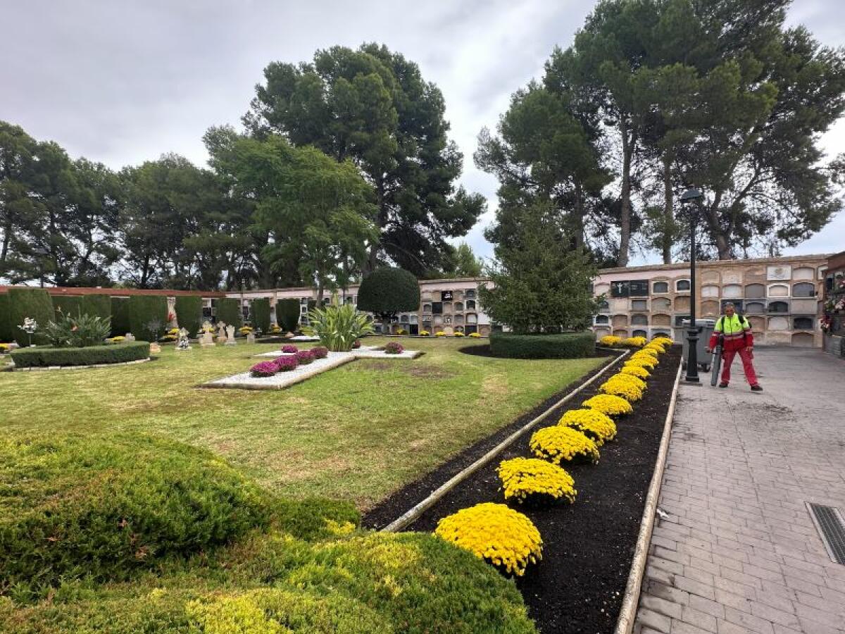 Cementerio Municipal a punto para “Tots Sants”