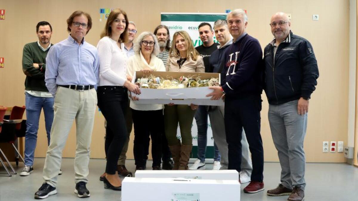 Ecovidrio entrega los premios a las tres peñas que más reciclaron durante les Festes Majors Patronals de Benidorm