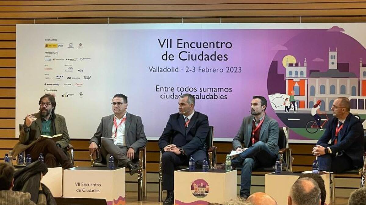 González de Zárate defiende en el ‘VII Encuentro de Ciudades’ de Valladolid el modelo de movilidad sostenible de Benidorm 