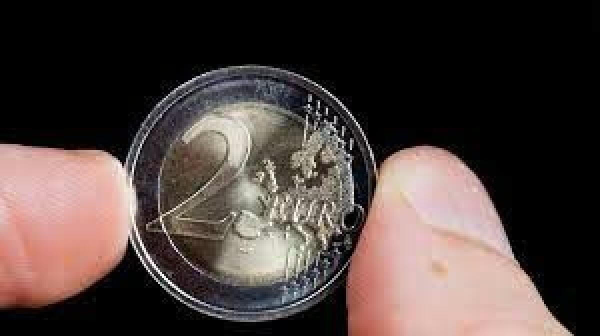 Un error de fabricación de monedas de 2 euros disparan su valor en el mercado: rebusca en tu cartera