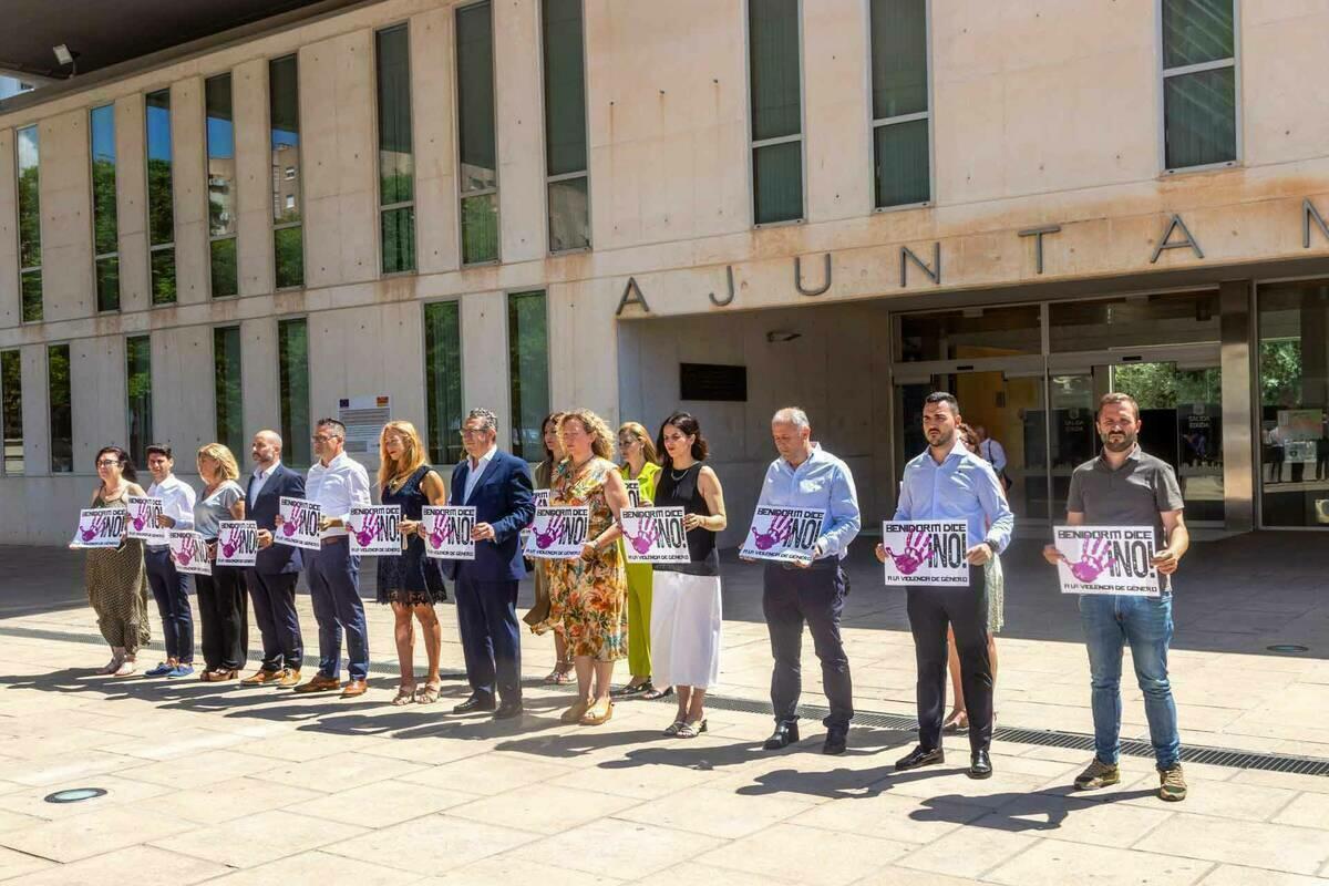 Benidorm expresa su repulsa por las cinco nuevas víctimas de violencia machista confirmadas en nuestro país