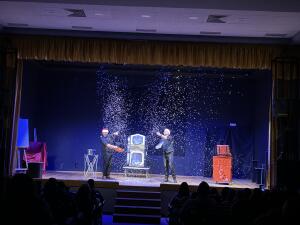 El Sindicat disfrut&oacute; de la magia y el humor de David Climent y Mag Malastruc