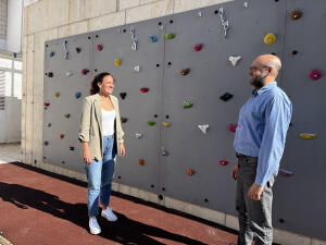 Deportes instala un roc&oacute;dromo para iniciarse en la escalada en la Ciudad Deportiva de Altea