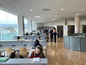 Las bibliotecas de La Nuc&iacute;a ampl&iacute;an su horario por &ldquo;ex&aacute;menes&rdquo;