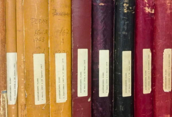 El Archivo Municipal de Villajoyosa completa la digitalizaci&oacute;n de los libros de plenario municipal manuscritos