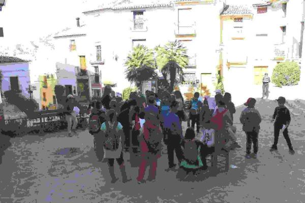 Escolares del Mare Nostrum de Villajoyosa visitan el casco hist&oacute;rico de Finestrat a trav&eacute;s de la ruta Descubre Finestrat 