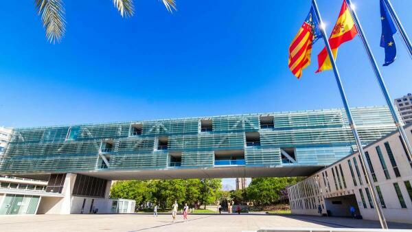 El Ayuntamiento de Benidorm convoca dos plazas de herrero y una de carpintero 