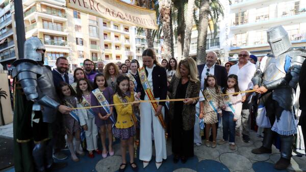 El Parque de Elche se transforma en mercado del Medievo por la celebración de la Carta de Poblament