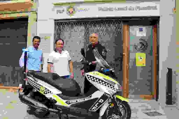 Nueva motocicleta patrulla para la polic&iacute;a local de Finestrat