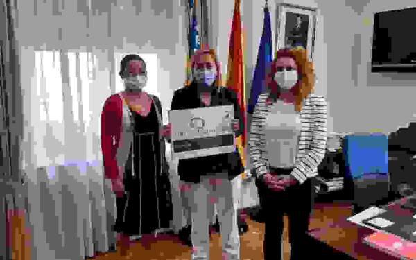 La subdelegada del Gobierno en Alicante se interesa por el proyecto ‘L’Alfàs + Igualitaria’