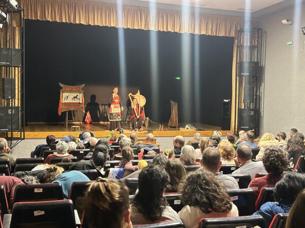  Gran acogida del Teatro solidario &ldquo;Filandonas&rdquo; para AHEDYSIA 