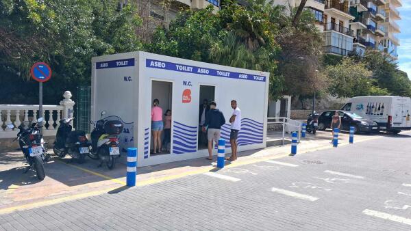 Benidorm estrena nuevos aseos p&uacute;blicos en el Paseo de Col&oacute;n y pone a punto el resto de m&oacute;dulos que dan servicio a las playas 