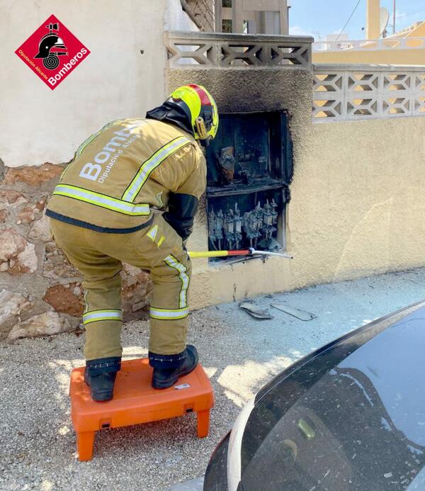 Se incendia un cuadro eléctrico en el L´Albir.
