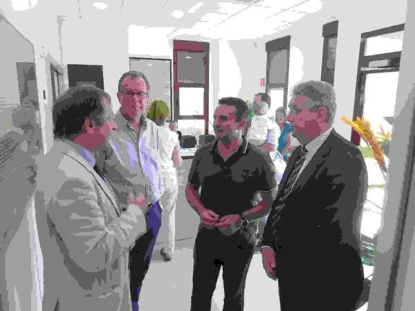 El &ldquo;Consulado M&oacute;vil de Holanda&rdquo; visita La Nuc&iacute;a con el Embajador 