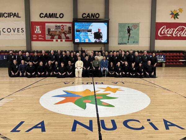 El maestro japonés Miyazaki dirigió el V Curso de IAIDO de La Nucía