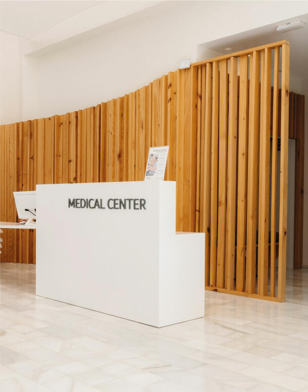 La Asociación Alicante para la Lucha Contra el Cáncer firma un convenio con The Comm Medical Center para mejorar la atención integral de sus pacientes