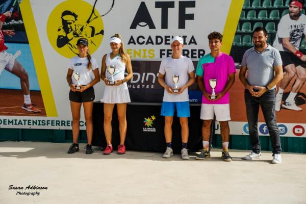 Claudia Ferrer y Joan Torres ganan el “David Ferrer Junior 2022” de La Nucía 