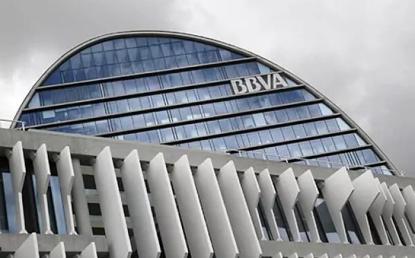 BBVA se lanza a la compra de Sabadell tras hacer caja en EEUU