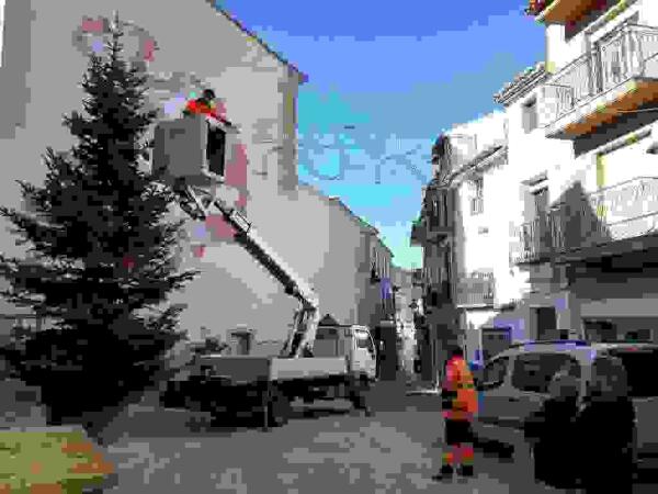 Finestrat dar&aacute; este jueves la bienvenida a la navidad  con el encendido del &aacute;rbol y el bel&eacute;n en la Pla&ccedil;a del Poble