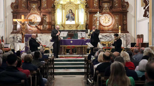 El XIV Festival Internacional de &Oacute;rgano se estrena con un aplaudido concierto de Arturo Barba y Lucentum XVI