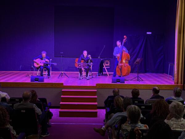 El Teatre Sindicat celebró el Día del Jazz con “Manouche Melodies”