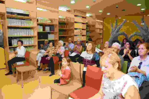 Callosa &middot; La Biblioteca Municipal acoge con &eacute;xito la celebraci&oacute;n del &lsquo;III D&iacute;a de las Escritoras: mujeres rebeldes y transgresoras&rsquo;