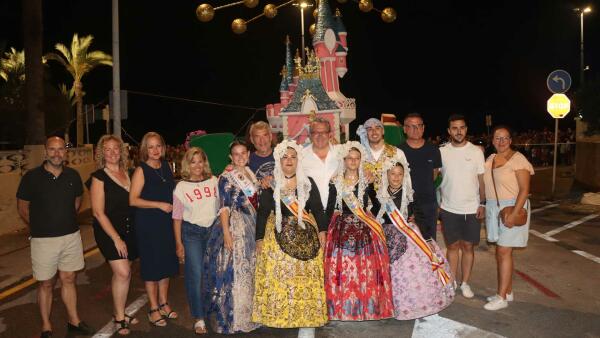 La ‘Cremà’ pone punto final a las fiestas de la Hoguera de La Cala de Benidorm
