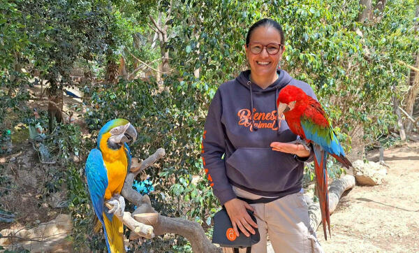 Veterinarios y cuidadores de Terra Natura Benidorm refuerzan su formación en un ambicioso programa de manejo conductual y bienestar animal 