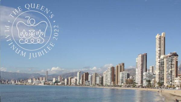 Benidorm se suma a las felicitaciones a Isabel II en su Jubileo de Platino