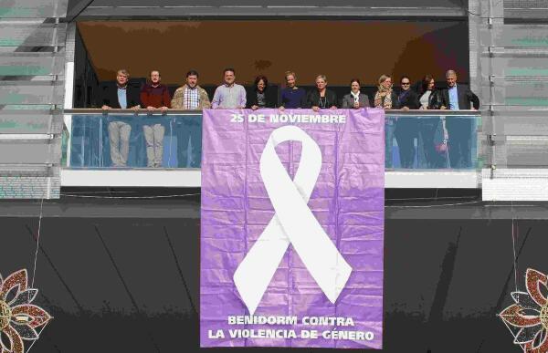 Benidorm da comienzo a la conmemoraci&oacute;n del D&iacute;a Internacional contra la Violencia de G&eacute;nero 