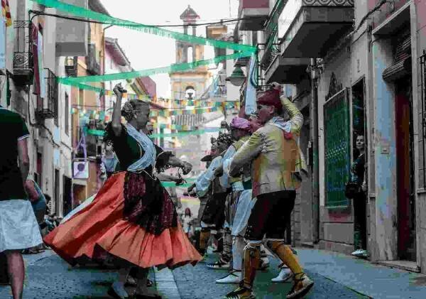 Finestrat celebra este fin de semana la antesala de sus fiestas patronales con el dia de la pilota y el concurso de paellas