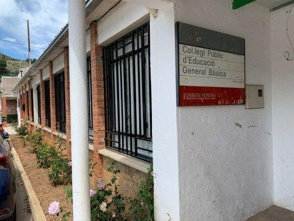 El colegio p&uacute;blico de Confrides tendr&aacute; aula gratuita de dos a&ntilde;os
