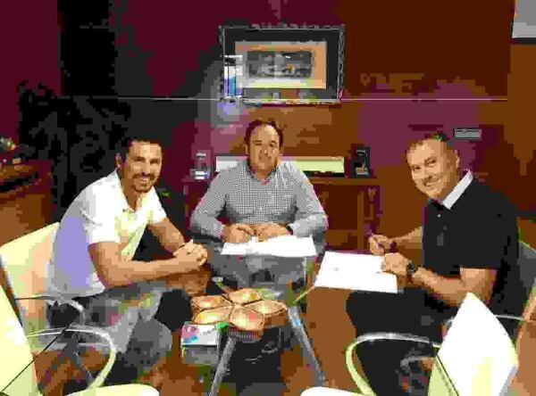 Convenio entre el Ayuntamiento de Finestrat y el Club de Pilota Valenciana para seguir apoyando el deporte valenciano por excelencia
