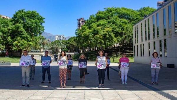 Benidorm guarda un minuto de silencio tras el último crimen machista en Madrid  