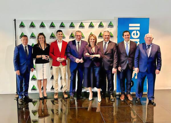 El sector turístico se coloca en el punto de mira de los inversores nacionales e internacionales ante la complicada situación de la industria manufacturera por la guerra arancelaria.