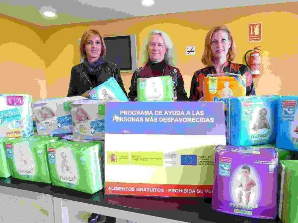 La Nuc&iacute;a &middot; Juventud dona en &ldquo;pa&ntilde;ales&rdquo; al Programa de Alimentos  la recaudaci&oacute;n de la &ldquo;gala de magia&rdquo;