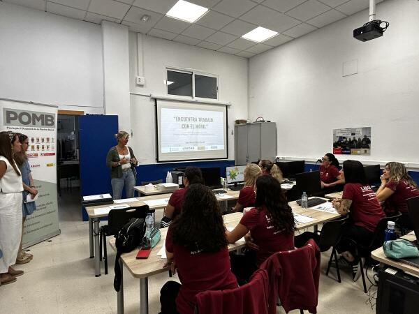 Curso para “encontrar trabajo con el móvil” en la Escuela de Oficios La Nucía