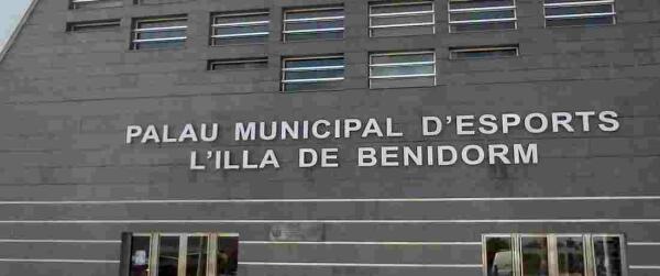 El Ayuntamiento inicia la instalación de la nueva deshumectadora del Palau d’Esports